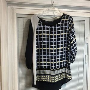 Madison Paige Graphic Blue and White 3/4 Sleeve Blouse
